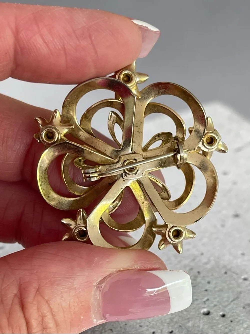 Vintage Mid Century Gold Tone Rhinestone Starburst Floral Brooch Pin